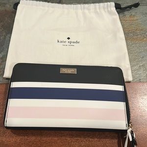 Kate Spade ♠️ wallet/wristlet